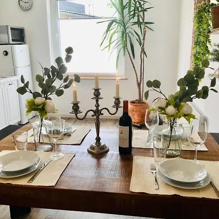 Wunderschoene Altbauwohnung In Toplage Appartement *