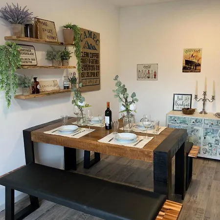 Wunderschoene Altbauwohnung In Toplage Biederitz