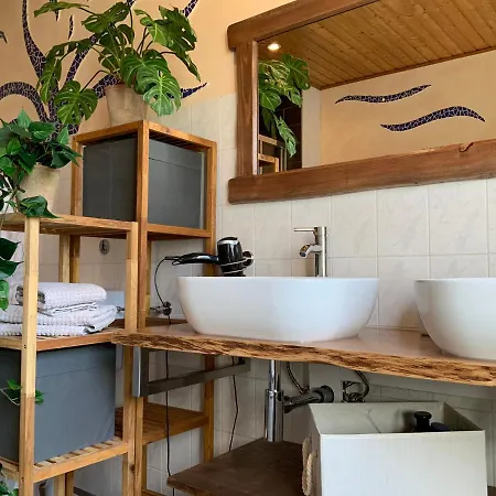 Apartament Wunderschoene Altbauwohnung In Toplage Biederitz