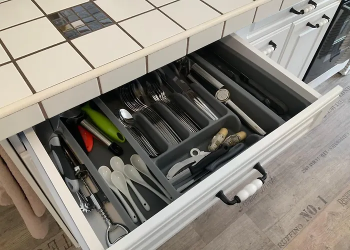 Wunderschoene Altbauwohnung In Toplage Biederitz