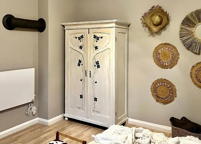 Wunderschoene Altbauwohnung In Toplage Apartman Biederitz